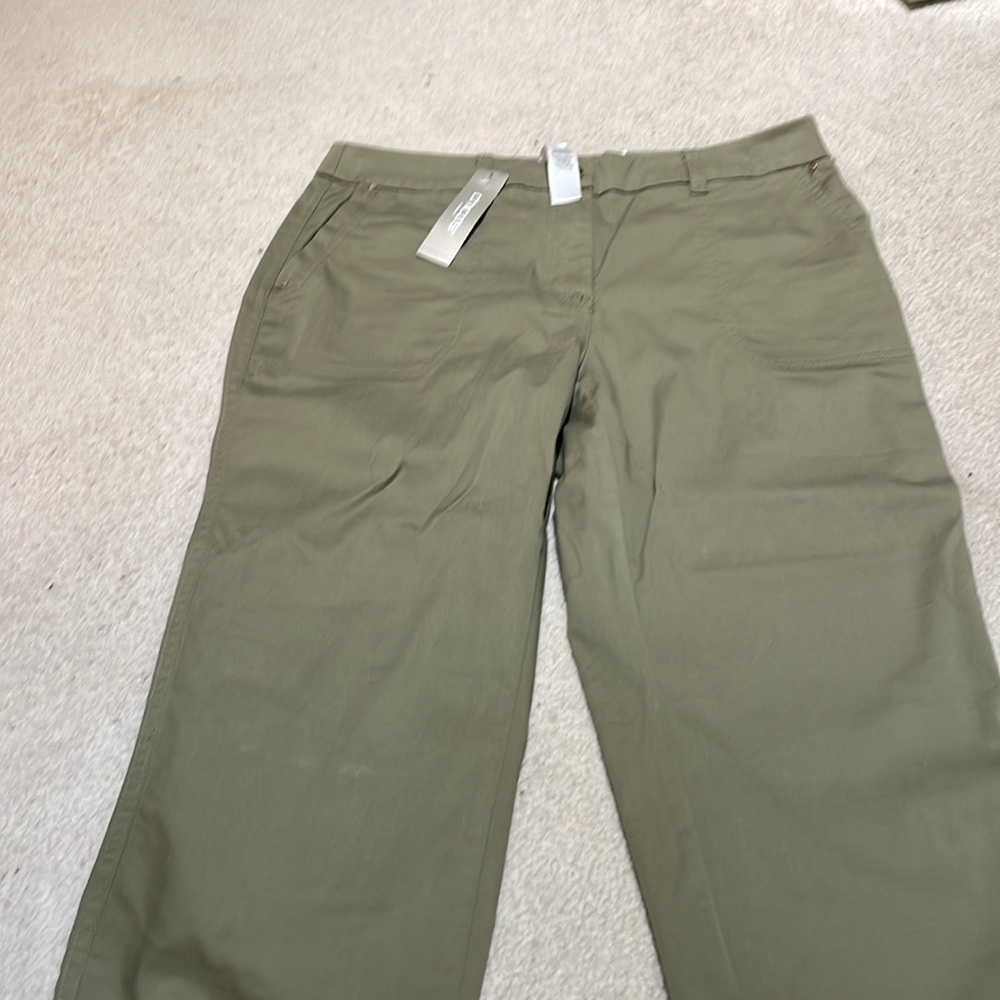 Chico’s The Ultimate Fit Luxe Twill Utility Crop 05P